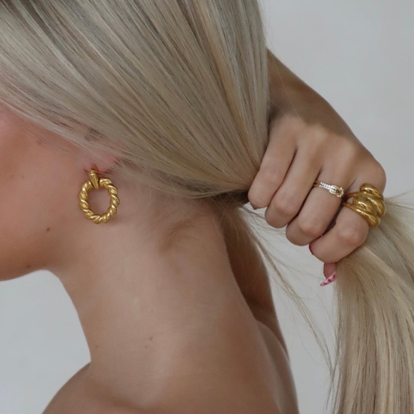 NEW💎18K Gold Plated Round Twisted Earrings*Vintage Earrings*Hoop Earrings - Picture 6 of 6